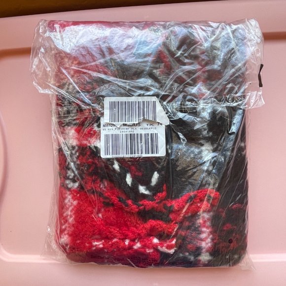 NEW Victoria's Secret Scarf Red Black White Plush Wrap Fringe NWT - Picture 6 of 6